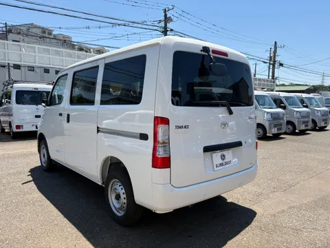 Toyota TownAce Van