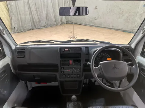 Mitsubishi Minicab Truck