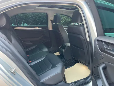 Volkswagen Phideon