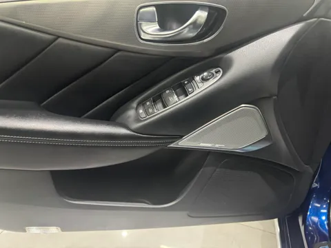 Infiniti Q50L