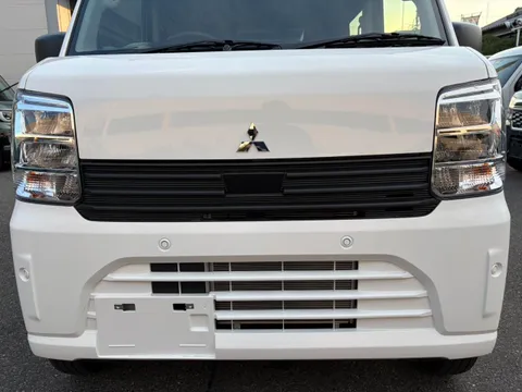 Mitsubishi Minicab Van