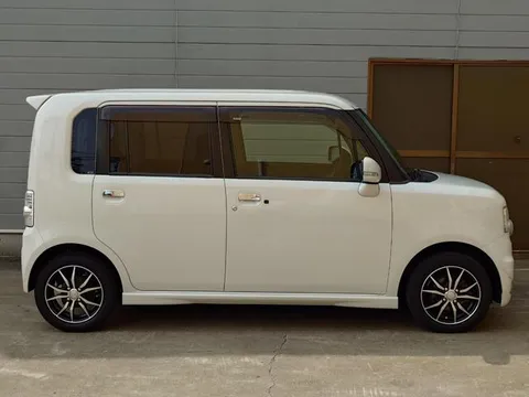 Toyota Pixis Space