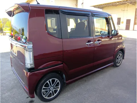 Honda N-BOX Custom