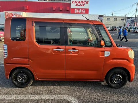 Toyota Pixis Mega