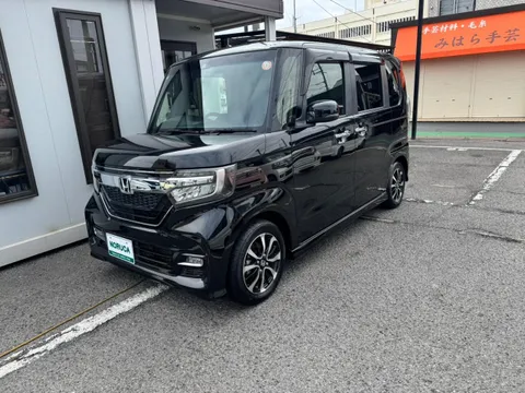 Honda N-BOX Custom