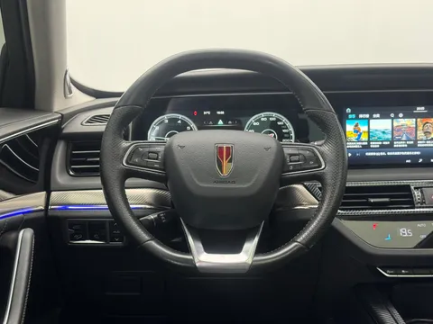 Hongqi HS5