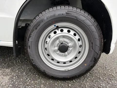 Nissan Clipper Van
