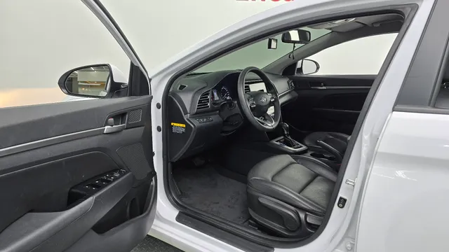 Hyundai Elantra (Avante)