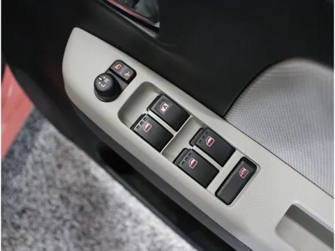 Daihatsu Mira Tocot