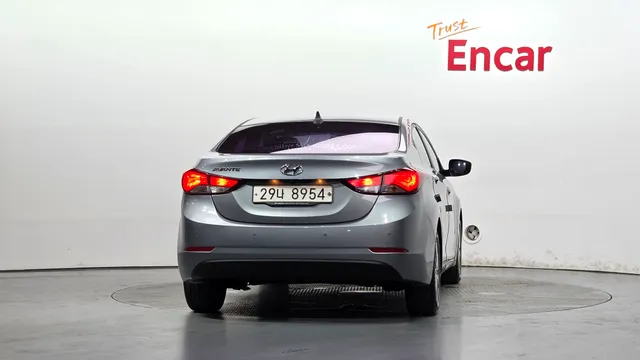 Hyundai Elantra (Avante)
