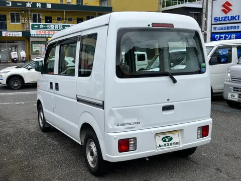 Mitsubishi Minicab Van