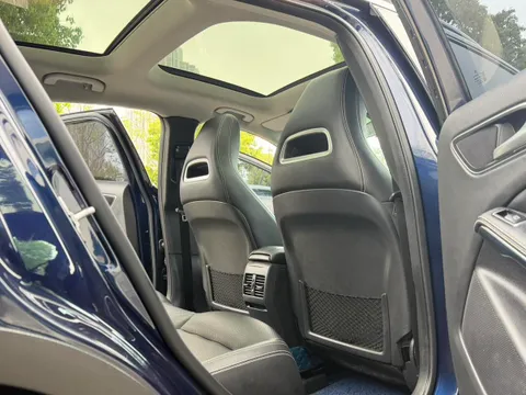 Mercedes-Benz Mercedes-Benz GLA