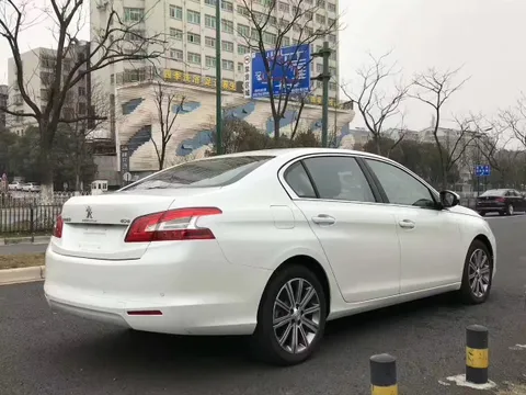Peugeot 408