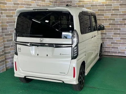 Honda N-BOX Custom