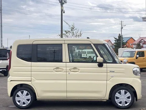 Suzuki Spacia