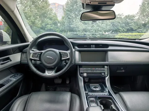 Jaguar XFL