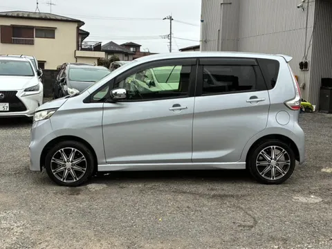 Mitsubishi eK Custom