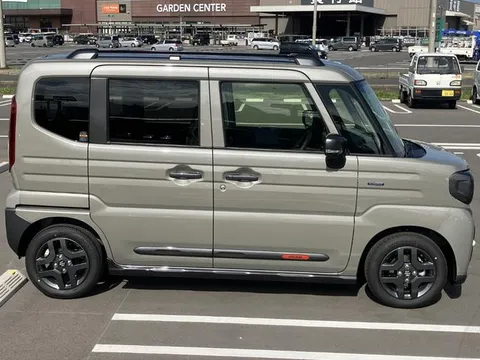 Suzuki Spacia Gear