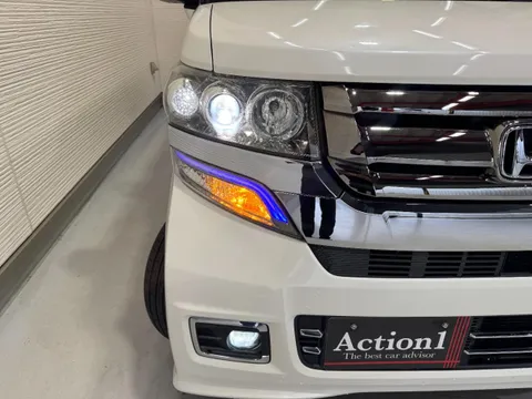 Honda N-BOX Custom