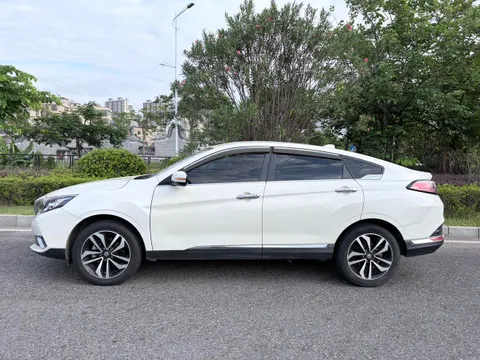 Venucia T90