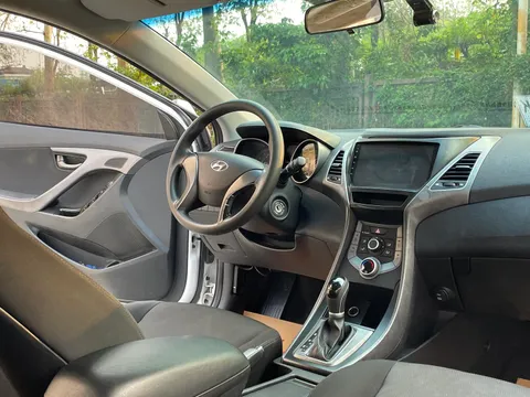 Hyundai Elantra (Avante)