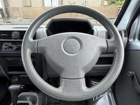 Mitsubishi Minicab Van