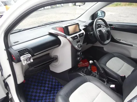 Toyota iQ