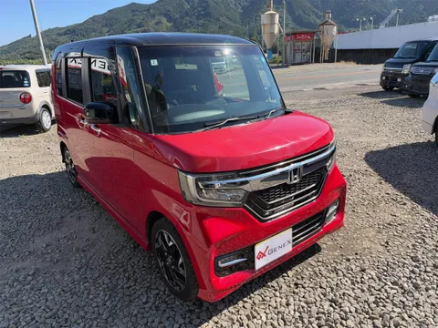 Honda N-BOX Custom