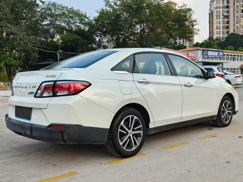 Venucia D60