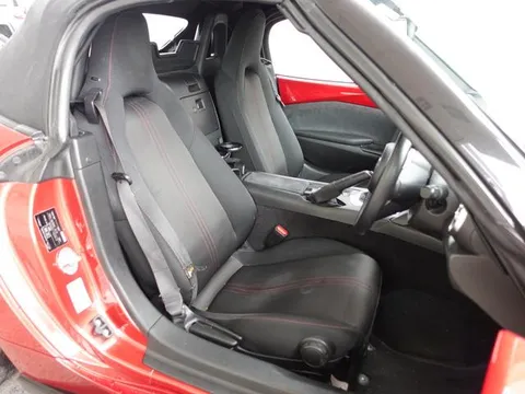 Mazda MX-5 (Roadster)