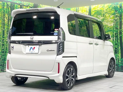Honda N-BOX Custom