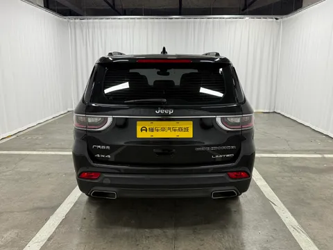 Jeep Grand Commander