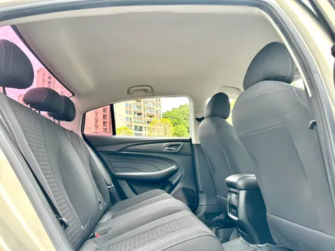 Roewe i5