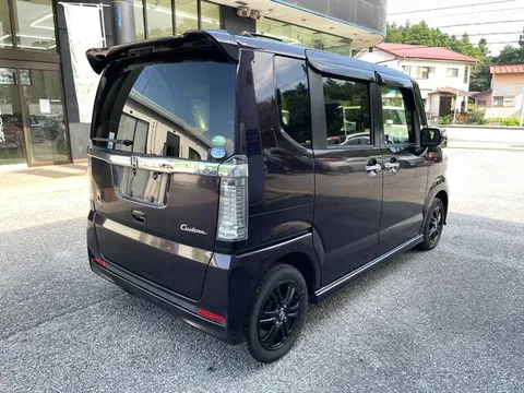 Honda N-BOX Custom