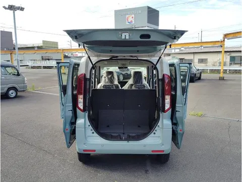 Suzuki Spacia
