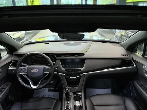 Cadillac XT6