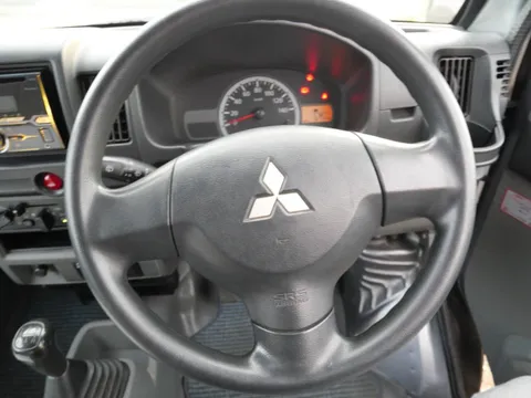 Mitsubishi Minicab Van