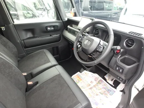 Honda N-BOX Custom