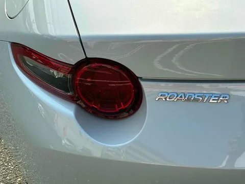 Mazda MX-5 (Roadster)