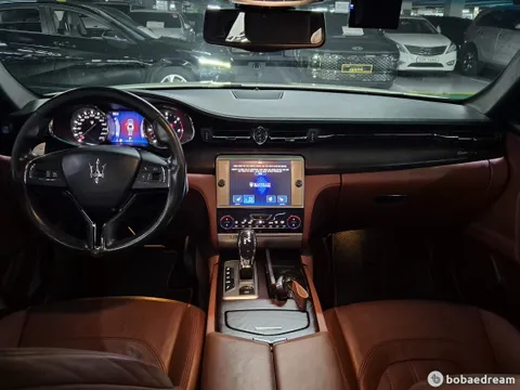 Maserati Quattroporte