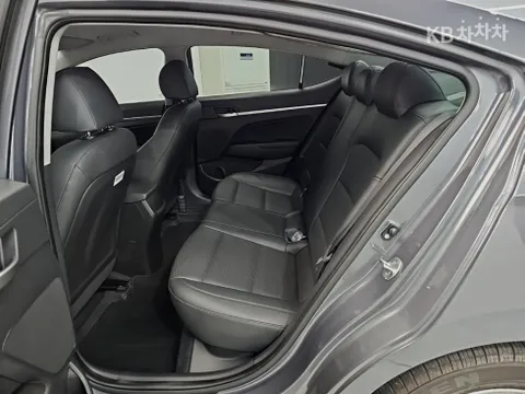 Hyundai Elantra (Avante)