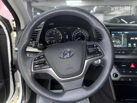 Hyundai Elantra (Avante)