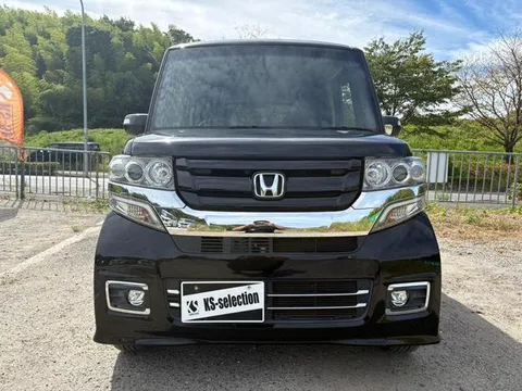 Honda N-BOX Custom