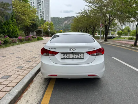Hyundai Elantra (Avante)