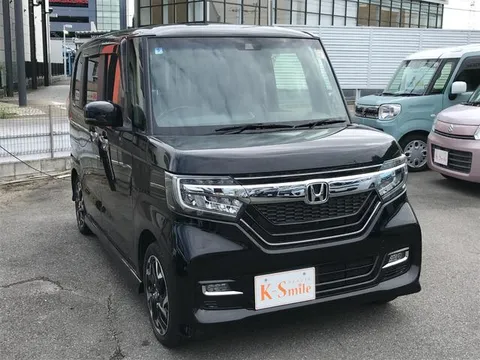 Honda N-BOX Custom