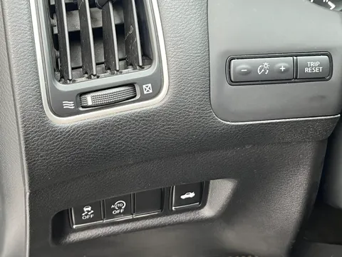 Infiniti Q50L