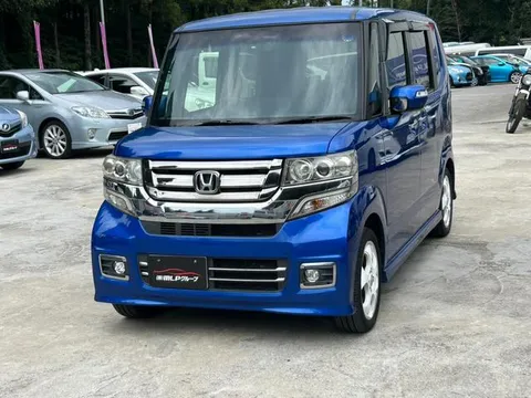 Honda N-BOX Custom