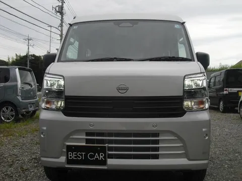 Nissan Clipper Van