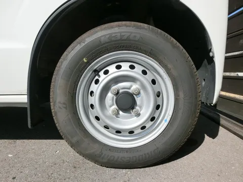 Mitsubishi Minicab Van