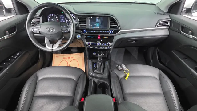 Hyundai Elantra (Avante)